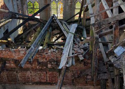 Blick in den zerstörten Mittelresalit Schloss Broock