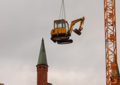 Beräumung des Schutts und der herabgestürzten Balken