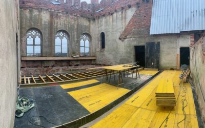 Aufbau der Schalung in der oberen Halle, für die Decke über dem ersten Obergeschoss