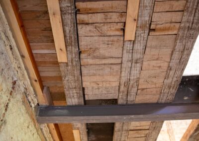 Restaurierung der letzten erhaltenen Vollholzdecke