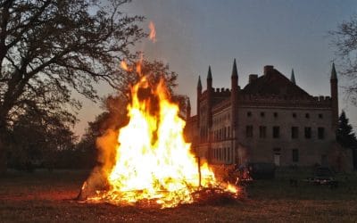 Osterfeuer in Broock