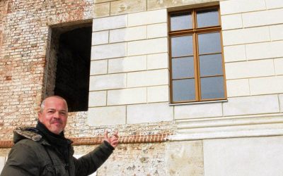 Schloss Broock: Bald nimmt die neue Fassade Gestalt an